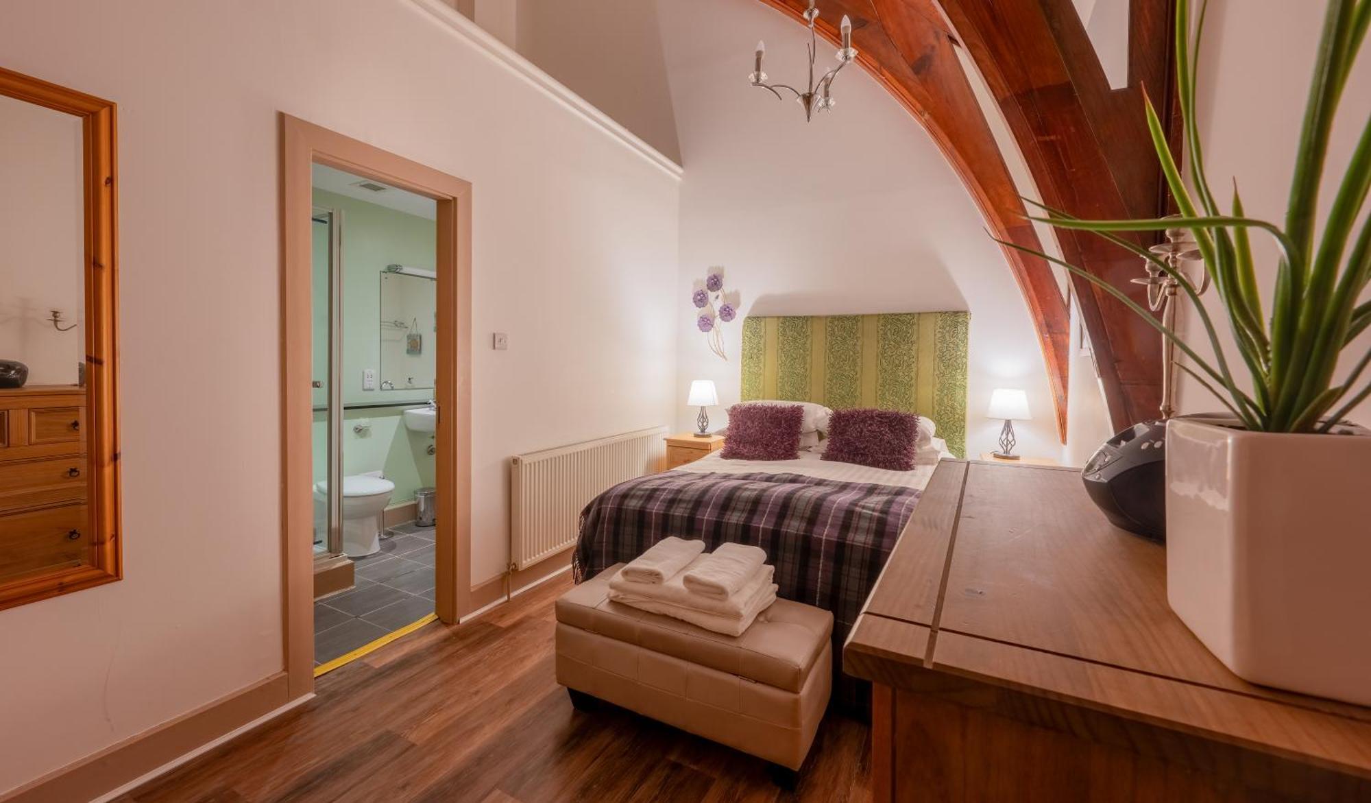 The Caledonian 3 Bedroom Self Catering Apartment In Historic Abbey 포트오거스타 외부 사진