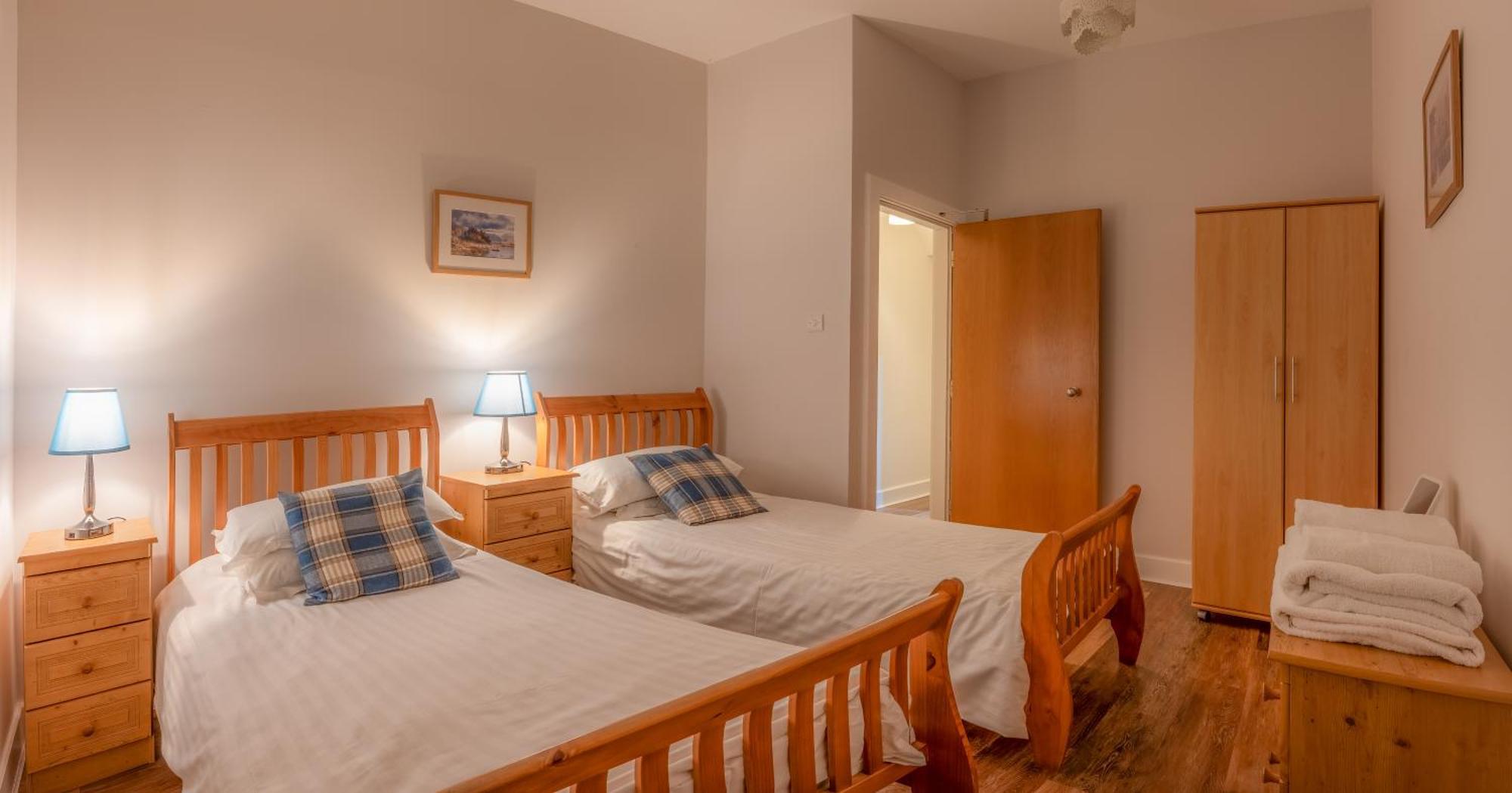 The Caledonian 3 Bedroom Self Catering Apartment In Historic Abbey 포트오거스타 외부 사진