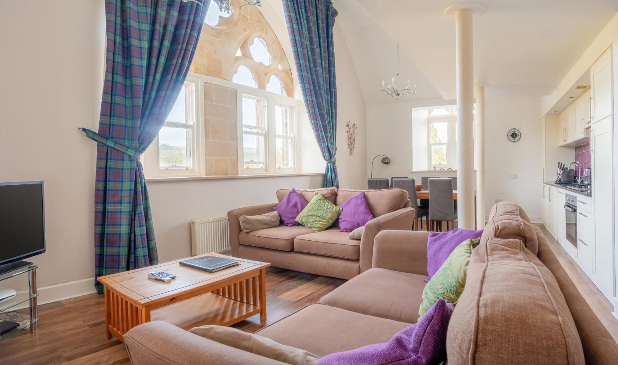 The Caledonian 3 Bedroom Self Catering Apartment In Historic Abbey 포트오거스타 외부 사진