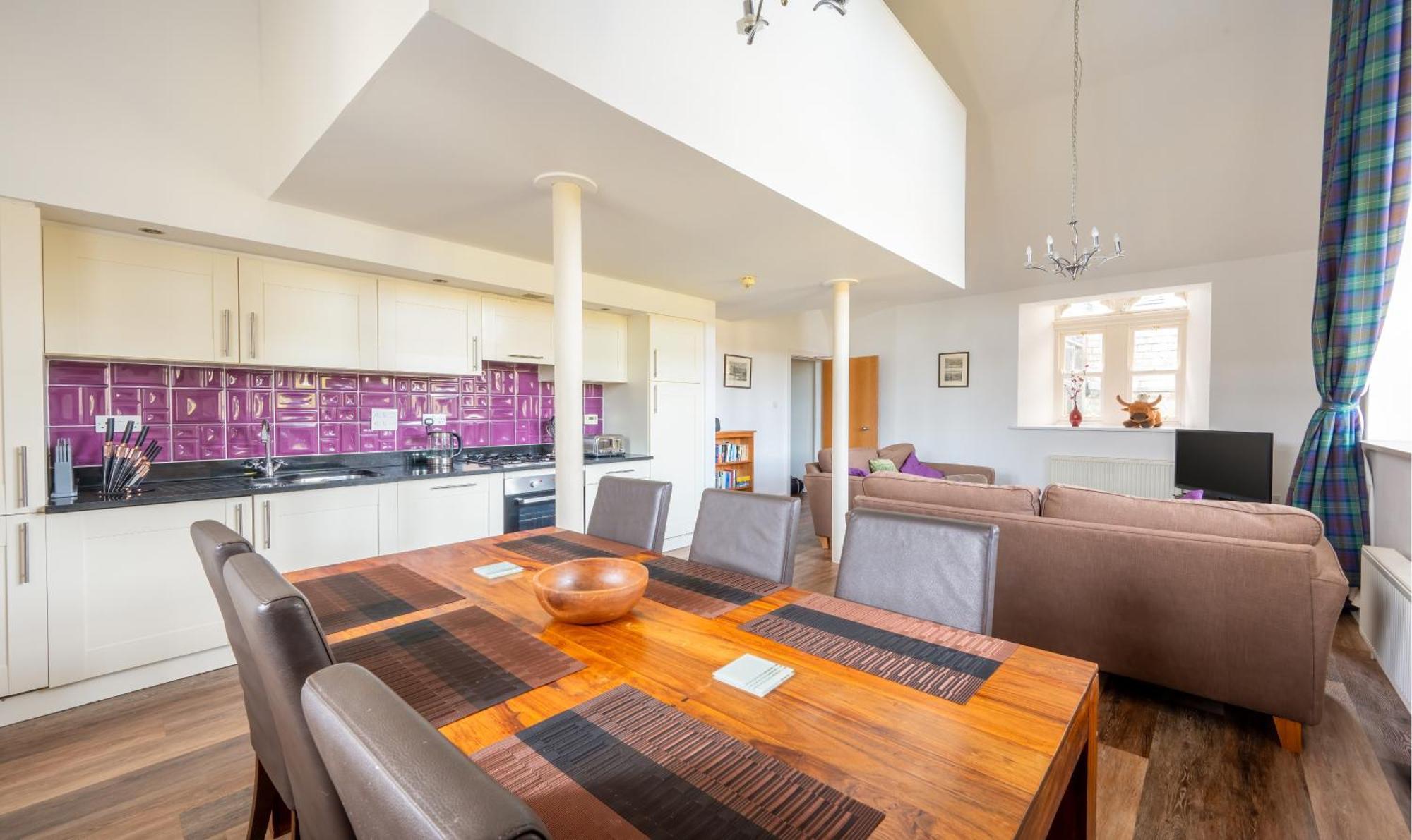 The Caledonian 3 Bedroom Self Catering Apartment In Historic Abbey 포트오거스타 외부 사진